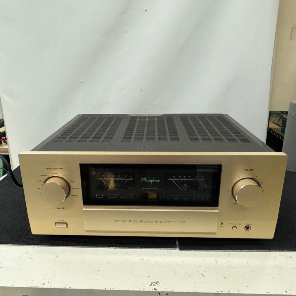 Accuphase プリメインアンプ E-560