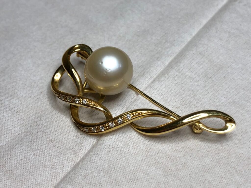 黒真珠 18K ブローチ