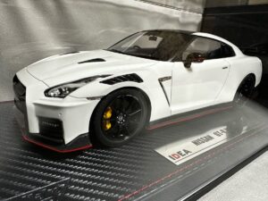 1/18 NISSAN GT-R NISMO