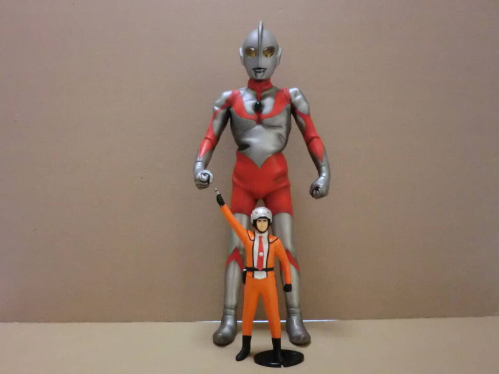 ウルトラマンBタイプ完成品＆ハヤタ隊員フィギュアセット