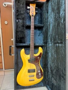 Mosrite Ventures Bass