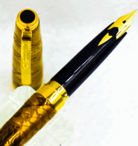 セーラー万年筆 黒檀削出軸 初代大下香仙作 加賀総金高蒔絵 流水松林図