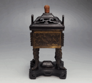 金銅製 陰刻山水文 両耳四足香炉 唐木蓋付