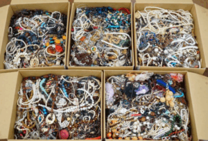 アクセサリー大量まとめ（イヤリング・ネックレス・リング・ブローチ等）