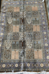 ペルシャ絨毯 クム産 ババイ シルク 200×132cm