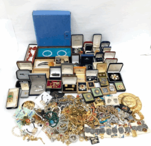 クリスチャンディオール／ルイヴィトン他 ネックレス・勲章・ネクタイピン まとめ