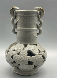 李朝 白磁双龍耳瓶