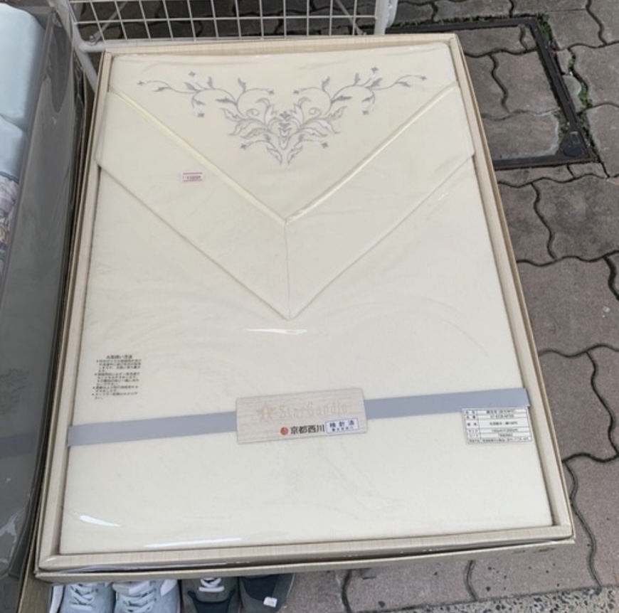 京都西川　シルク毛布 中古品販売