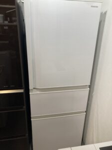 TOSHIBA 2021年製 326L 冷蔵庫 中古品販売