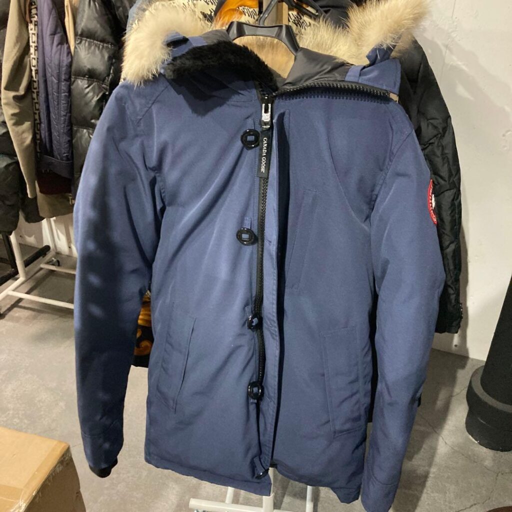 canada goose ネイビー ファー付きダウンジャケット