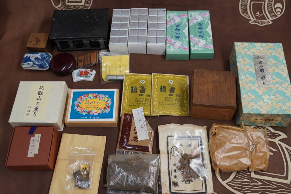 ☆香木 お香 伽羅 沈香 老山白檀刻 まとめて 香道具 茶道具 古美術 骨董品 現状品☆