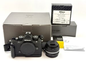 Nikon Zf 40/2 SE Kit 純正バッテリー2個付 ミラーレス一眼カメラ