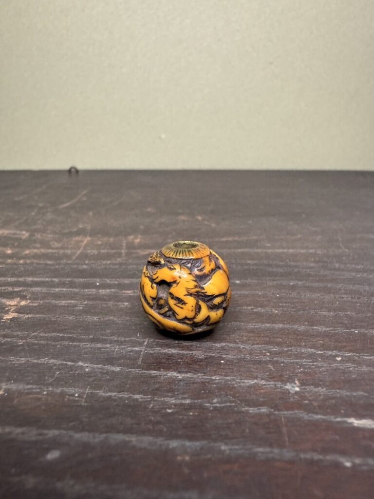 【緒締玉】 十二支 数珠 香木 蒔絵 浮世絵