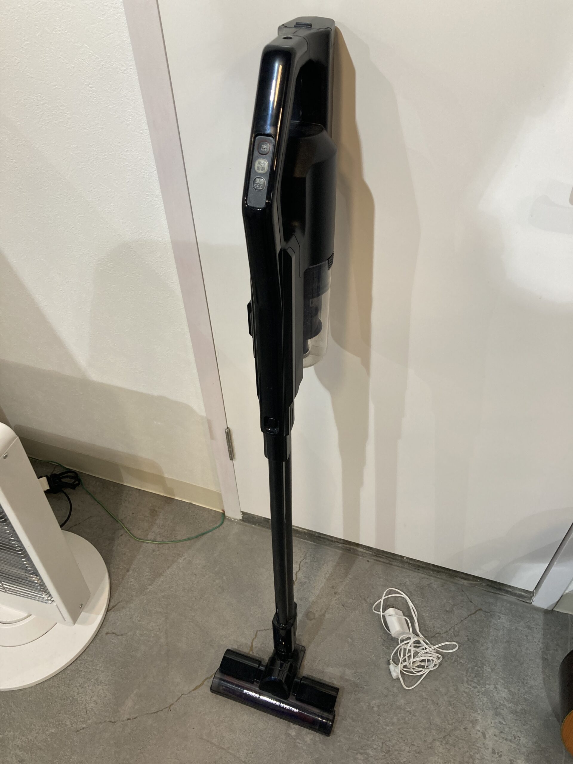 アイリスオーヤマ 2022年製 充電式サイクロンスティッククリーナー 中古品販売