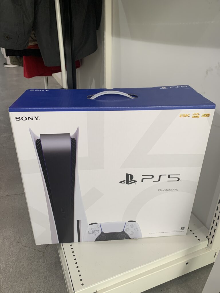 中古　PS5 ディスクドライブ搭載型 コントローラー2個　スタンド付き　通電確認済み　箱付き 中古品販売