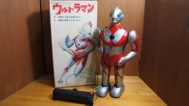 マルサン ウルトラマン リモコン付きブリキ玩具