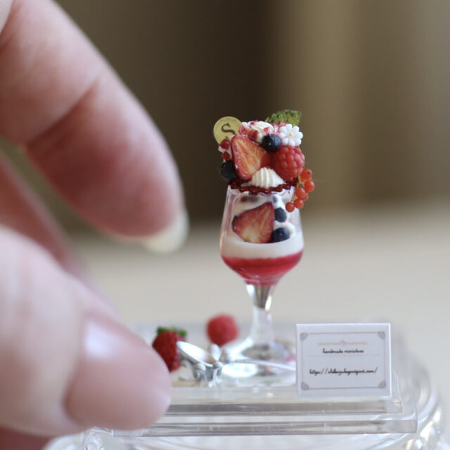 ミニチュア パフェ イチゴ 1/6 ドール用 ハンドメイド