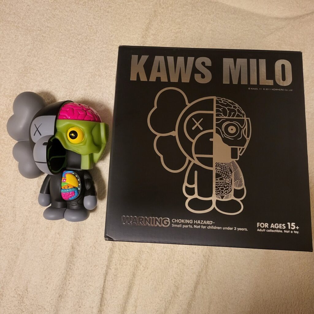 KAWS MILO black 人体模型 メディコムトイ
