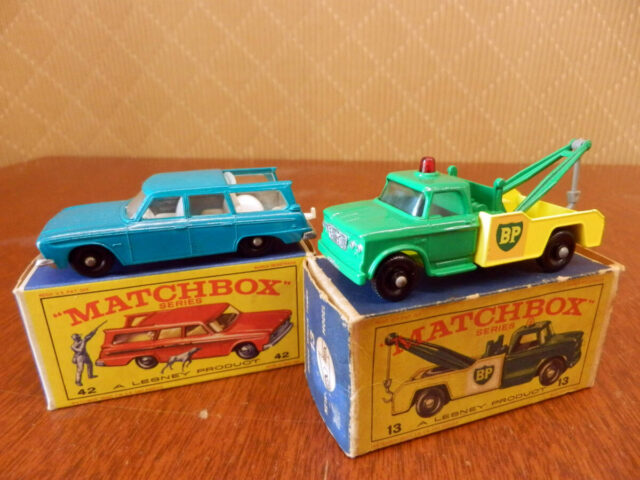 MATCHBOX ミニカー No.13 Dodge Wreck Truck No.42 Studebaker Station Wagon