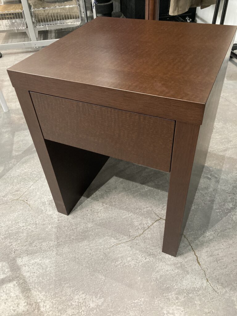 シモンズ ナイト・サイドテーブル 中古品販売