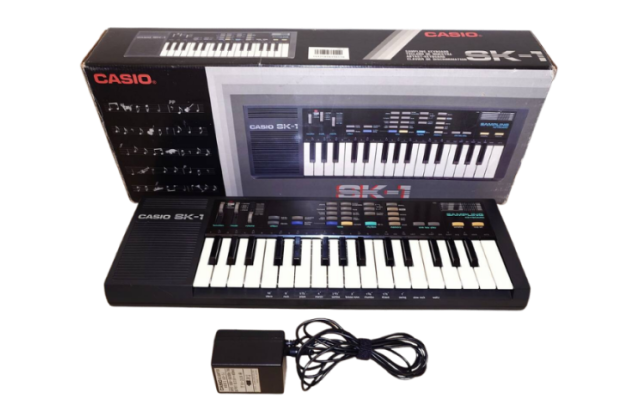 ビンテージシンセサイザー