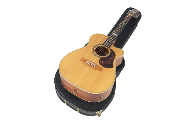 エレアコ（プリアンプ内蔵アコースティックギター）