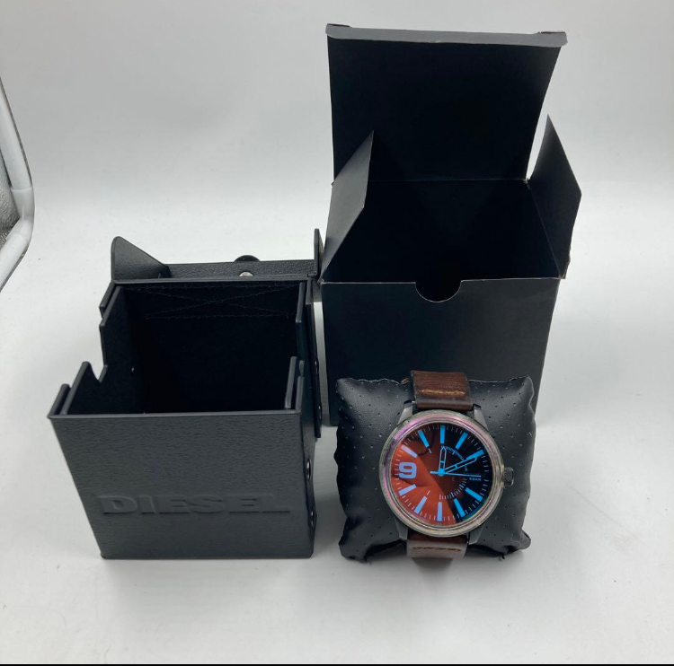 DIESEL クォーツ腕時計 ブルーレッド 中古品販売