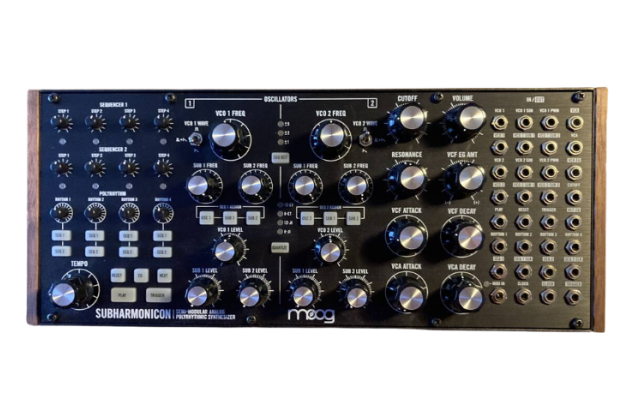 セミモジュラーシンセサイザー