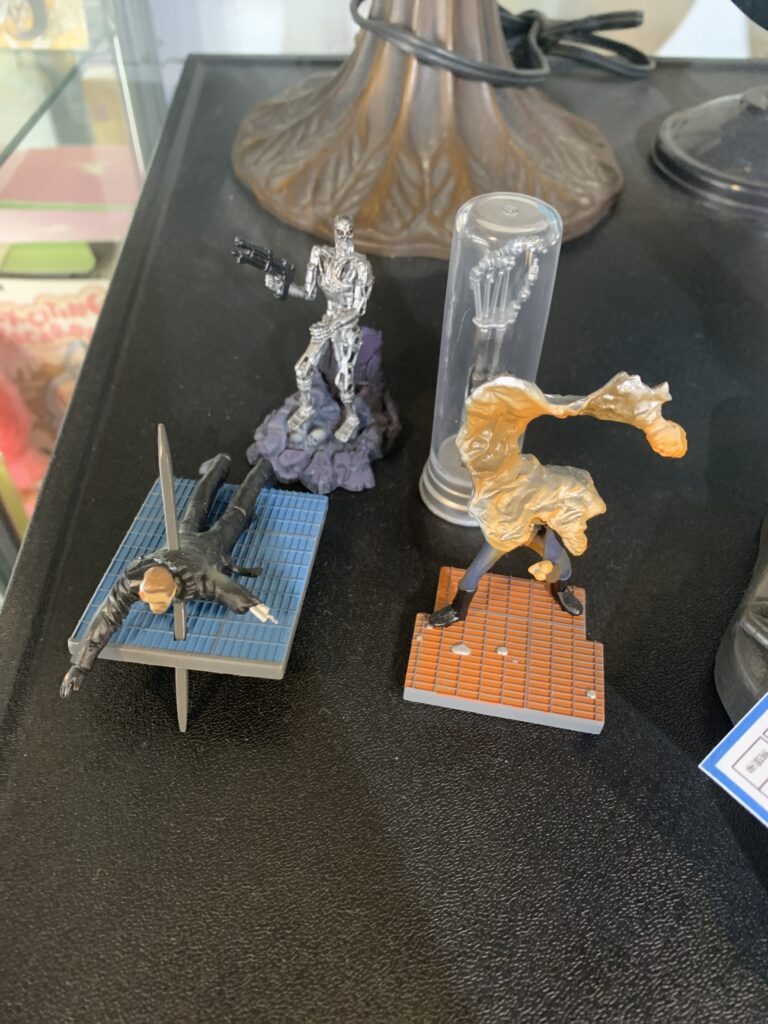 ターミネーター　小型フィギュア　4セット　 中古品販売