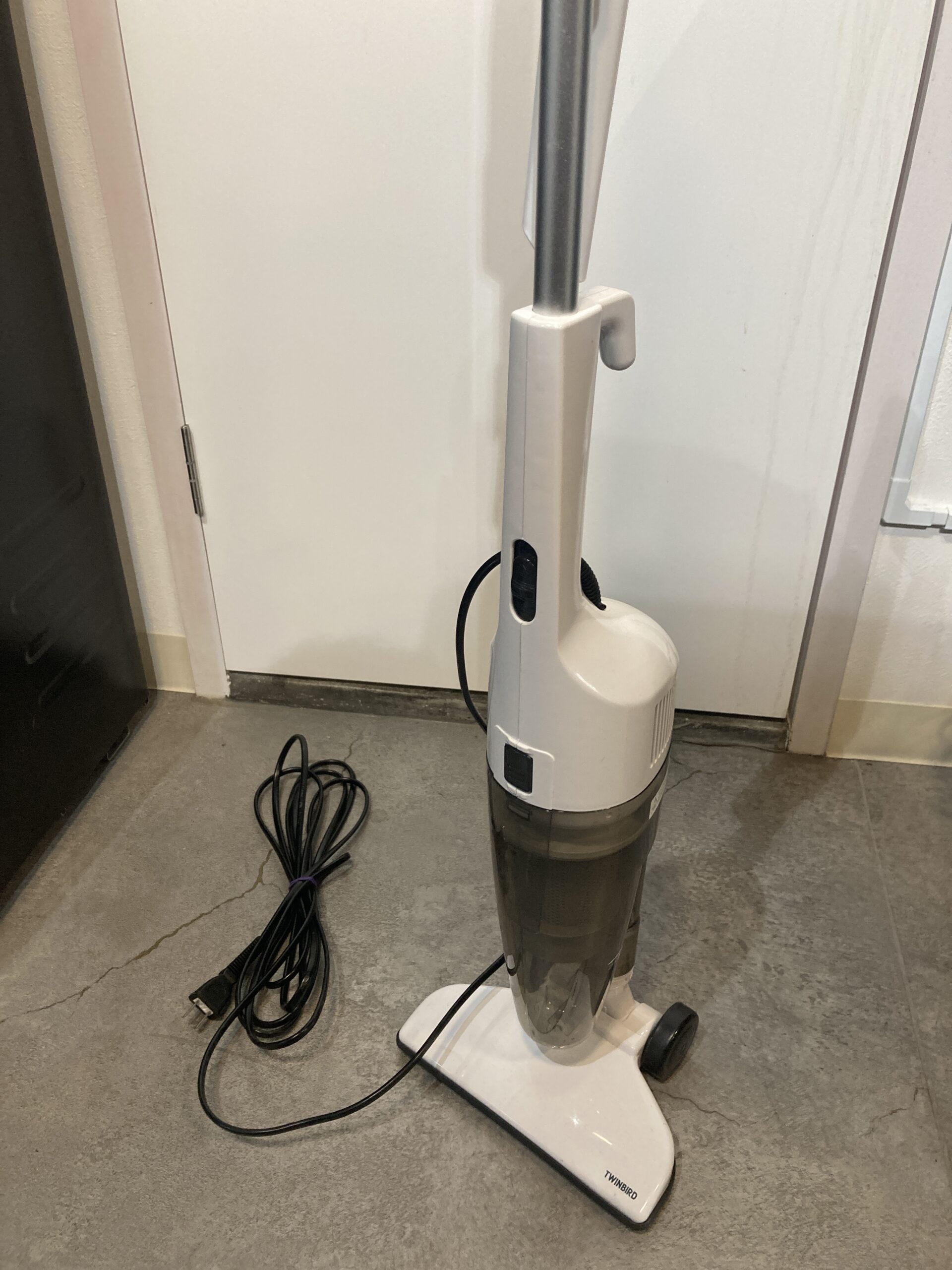 TWINBIRD 2023年製 サイクロンスティック型クリーナー 中古品販売