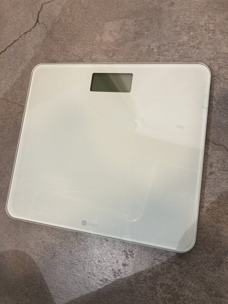 ニトリ デジタルガラス体重計 中古品販売