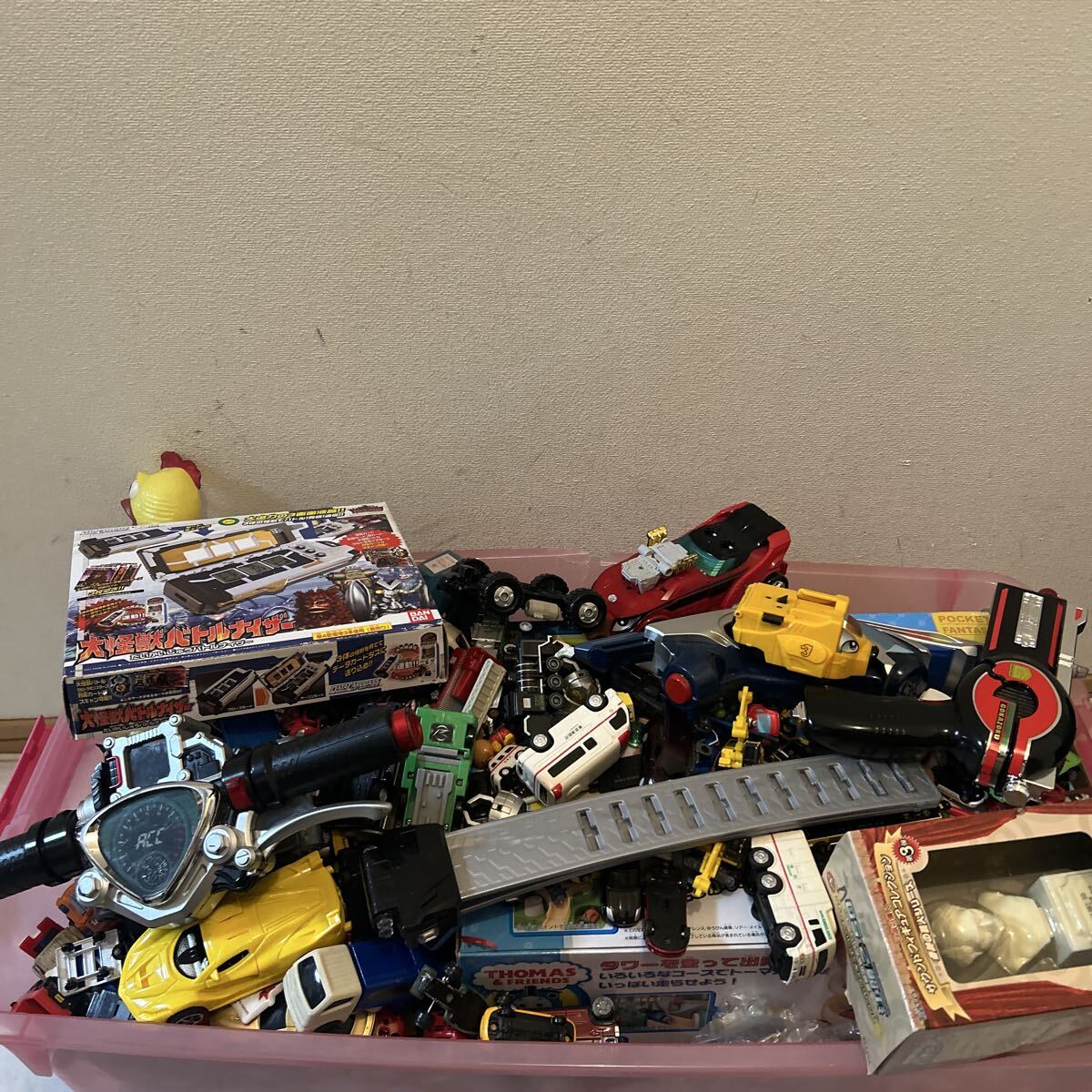 おもちゃ大量セット 戦隊系・仮面ライダー・ミニカー・フィギュア
