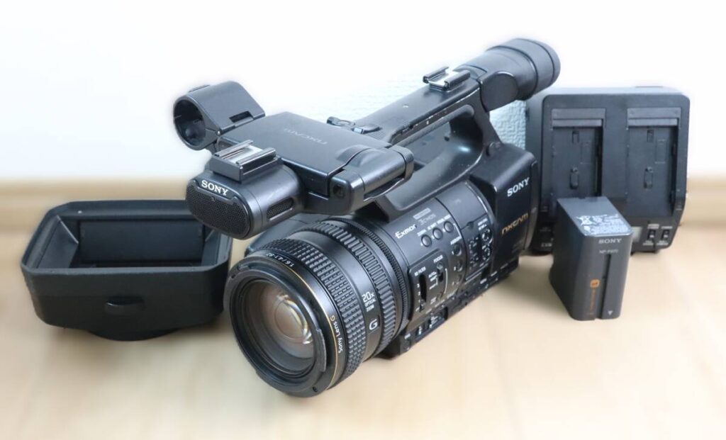 SONY HXR-NX5J 業務用ビデオカメラ AC-VQ1051Dアダプター付