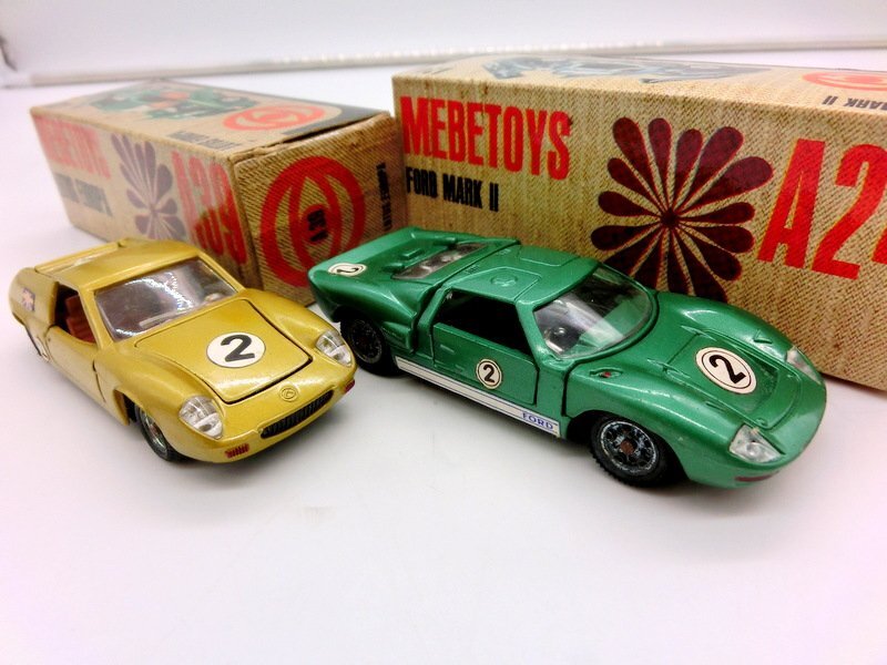 MEBETOYS ミニカー A24 FORD A39 LOTUS イタリア製 1/43