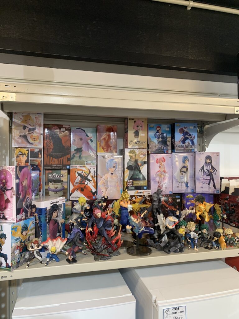 フィギュア　1箱　1体　1000円〜3000円 中古品販売