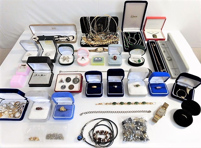 (宅配買取）アクセサリー まとめて ネックレス ペンダント ブローチ 時計 指輪 ピアス ブレスレット