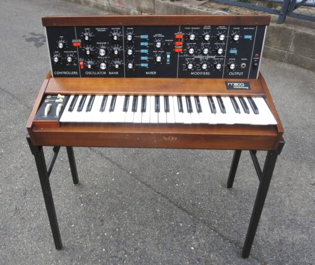 Moog Minimoog ビンテージ シンセサイザー