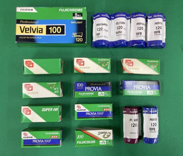 富士フイルム コンパクトカメラ用フィルム Velvia 100 PROVIA 100F 120 RDP III PN 400N