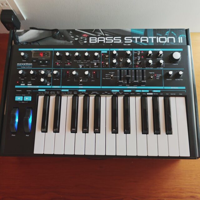 Novation Bass Station II シンセサイザー