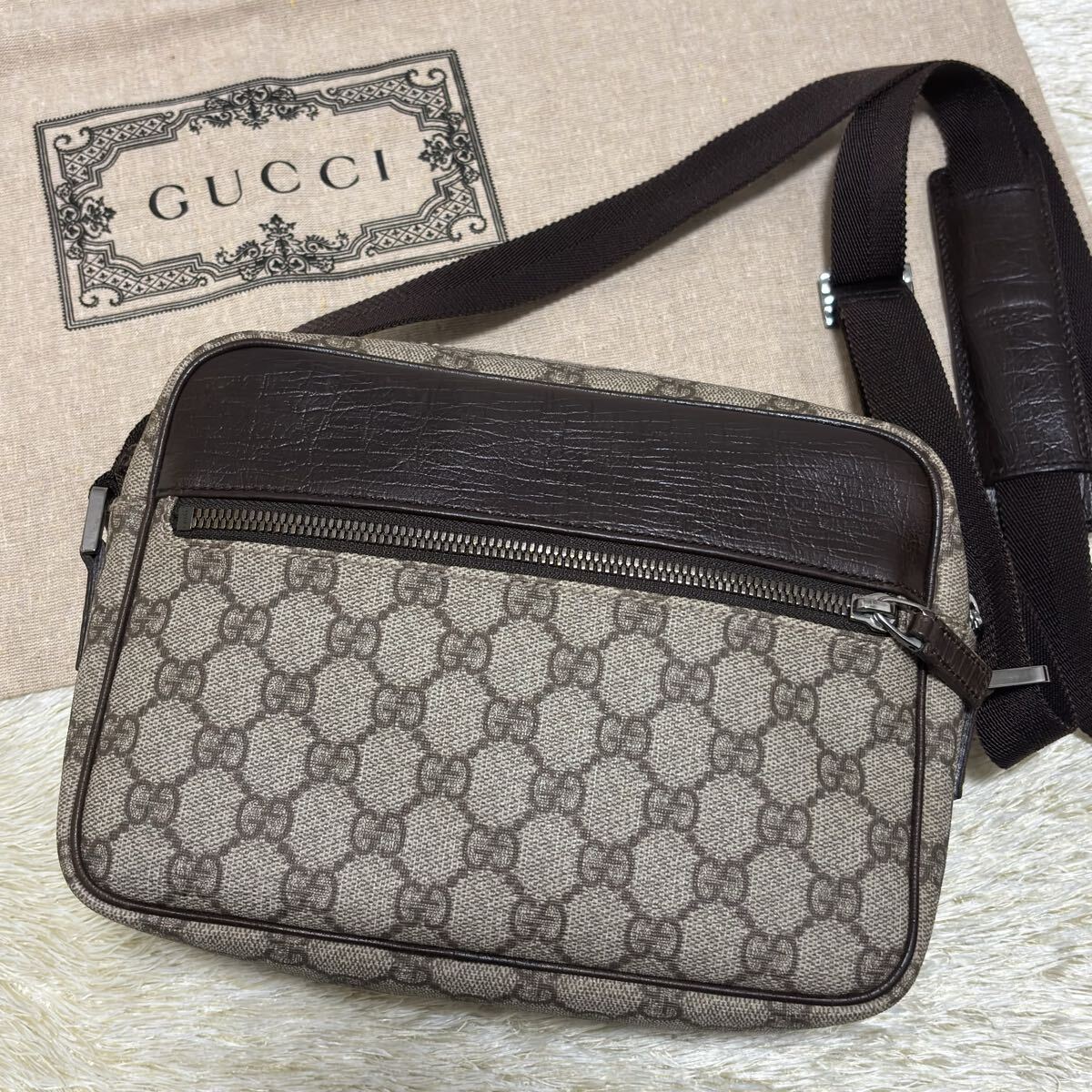GUCCI グッチ GGスプリーム ショルダーバッグ カメラバッグ