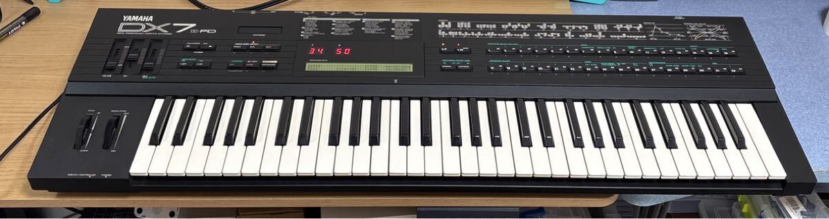 YAMAHA DX7 II-FD シンセサイザー