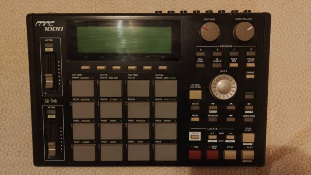 AKAI MPC1000 BLACK サンプラー