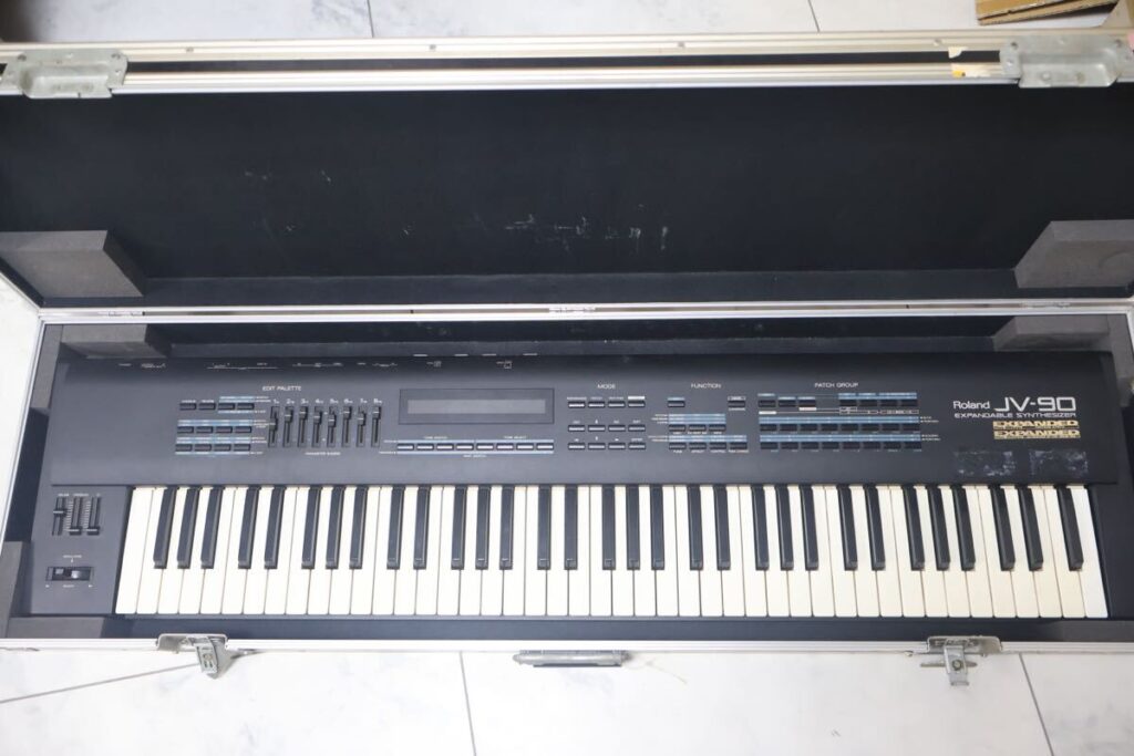 Roland JV-90 ローランド シンセサイザー