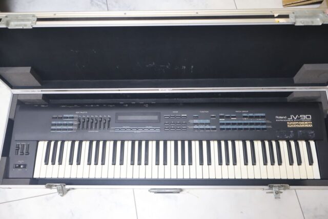 Roland JV-90 ローランド シンセサイザー
