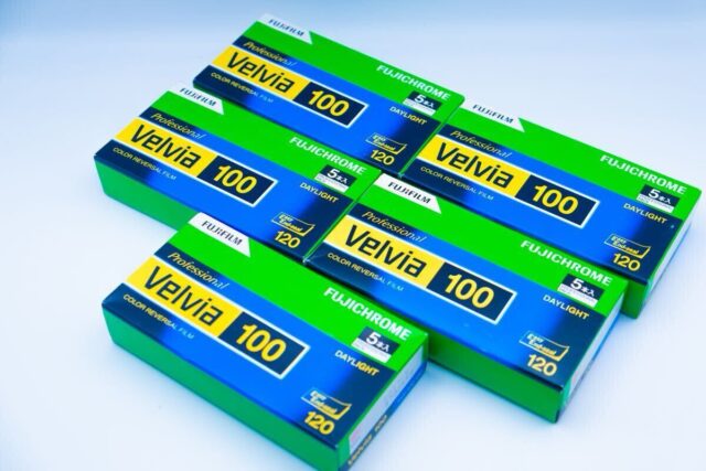 FUJIFILM Velvia 100 ブローニー120 カラーリバーサルフィルム 25本