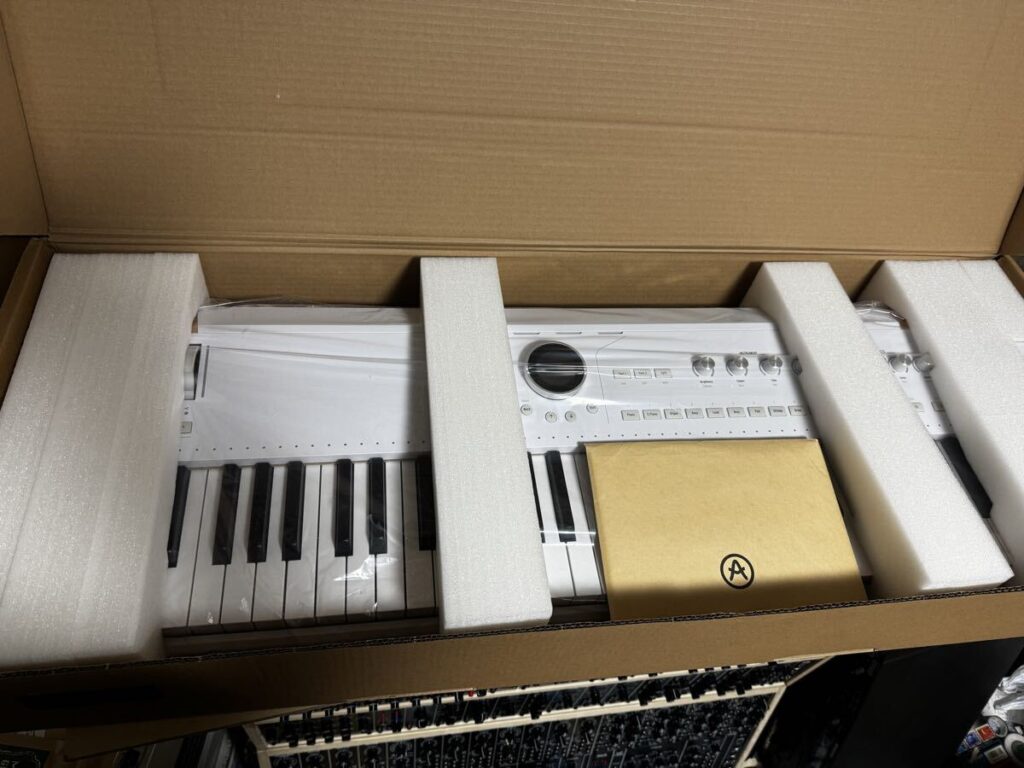 ARTURIA AstroLab 61鍵ステージキーボード シンセサイザー