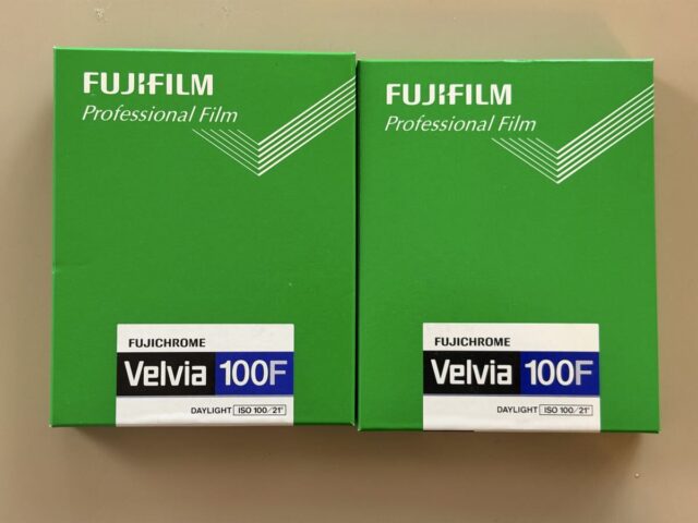 FUJIFILM VELVIA 100F 4×5判フィルム