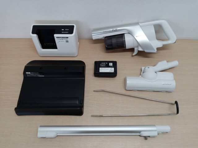 SHARP シャープ EC-AR8 充電式掃除機 2024年製