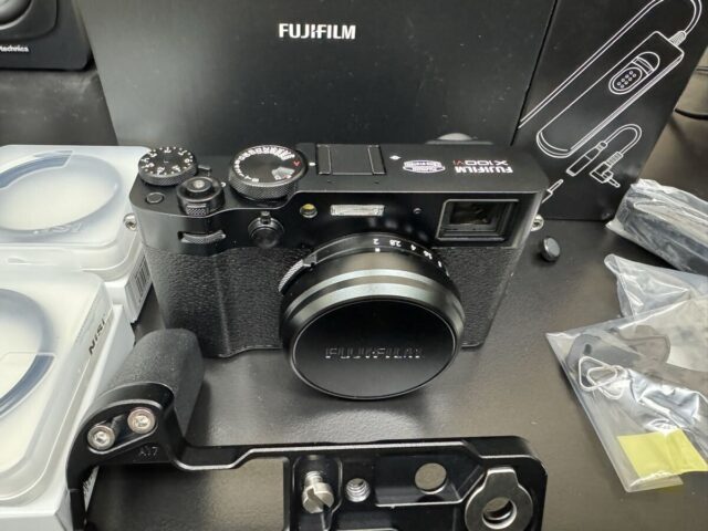 富士フイルム FUJIFILM X100VI ブラック デジタルカメラ