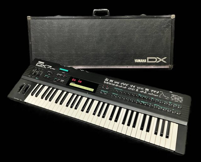 YAMAHA DX7II-FD シンセサイザー 61鍵盤